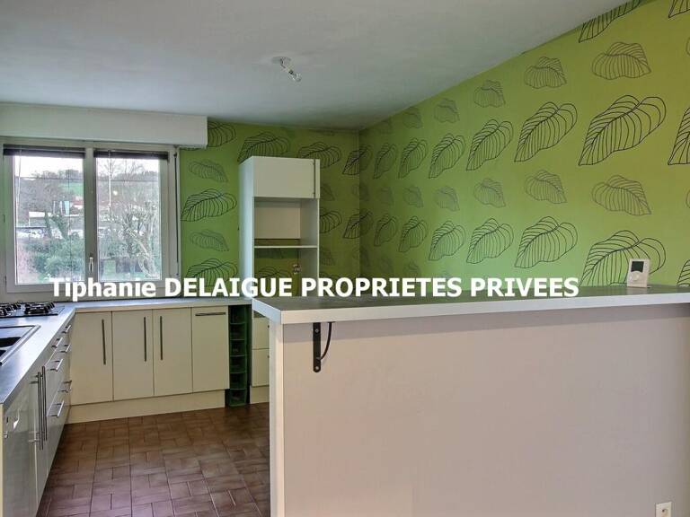 Le Chambon Feugerolles 42500 appartement de 87m² 2 chambres au 3ème étage sur 3, CAVE ET GARAGE — photo 1