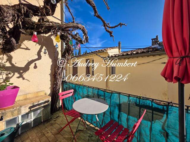 LUBERON, La bastide des JOURDANS, Maison de village avec balcon, atelier ? charme et authenticité au coeur du Luberon — photo du bien