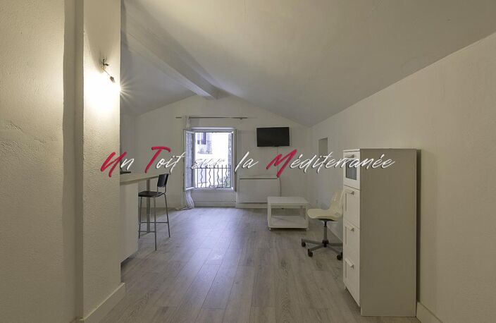 Bel Appartement T2, 43m2 habitables dans maison de village à Bormes Les Mimosas — photo 3