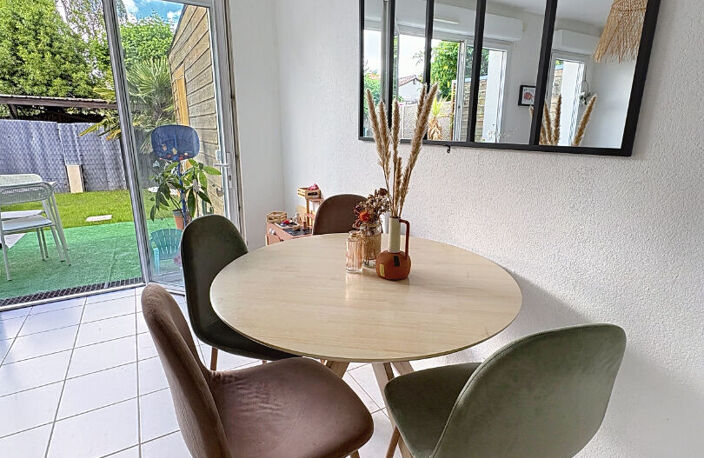 Maison avec jardin et places de parking — photo 5