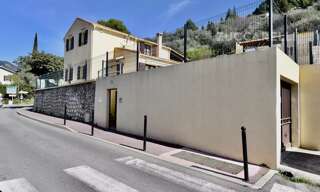 Maison  130 m² à vendre à Saint-Martin-du-Var (06670)