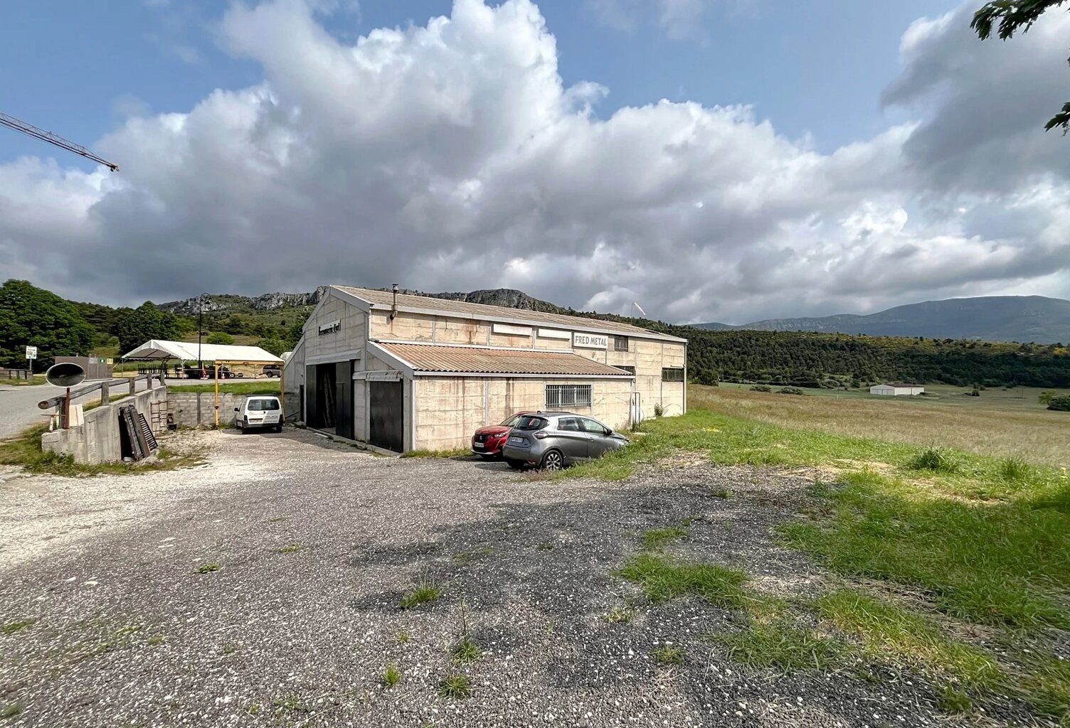 Murs commerciaux 300 M² - HANGAR PRO — photo 1