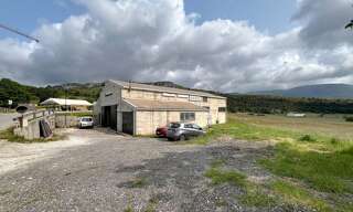 Commerce  364 m² à vendre à Peyroules (04120)