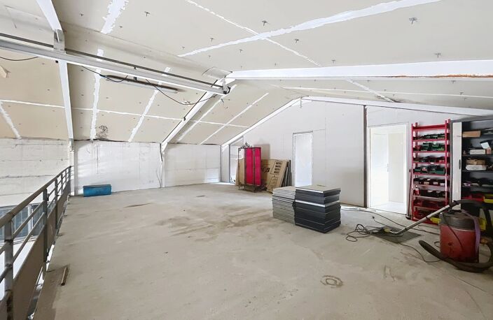 Murs commerciaux 300 M² - HANGAR PRO — photo 3