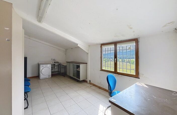 Murs commerciaux 300 M² - HANGAR PRO — photo 4