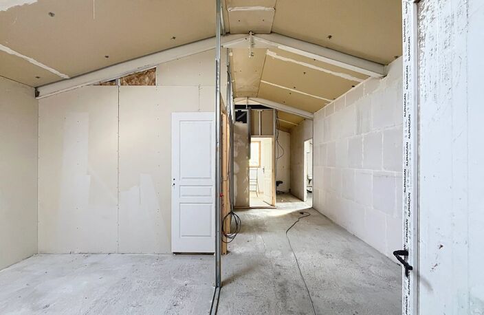 Murs commerciaux 300 M² - HANGAR PRO — photo 5