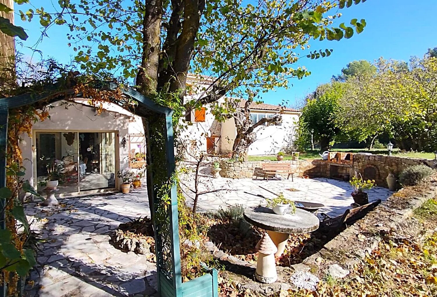 Draguignan - 2 Maisons et beaucoup de potentiel.. — photo 1