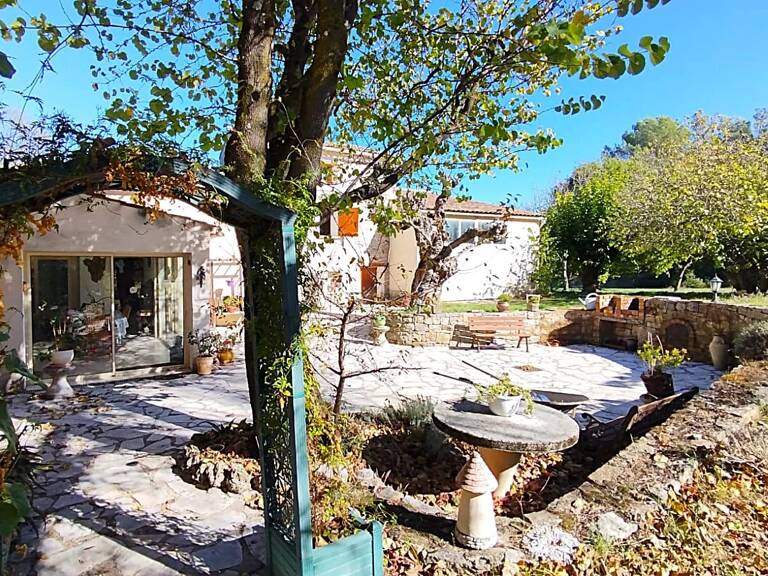 Draguignan - 2 Maisons et beaucoup de potentiel.. — photo 1