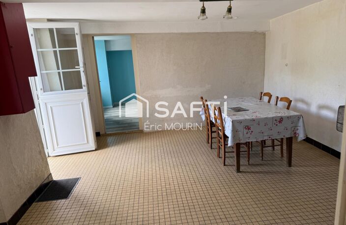 Cette grande fermette de plain pied avec terrain terrain agricole et plan d'eau. — photo 2