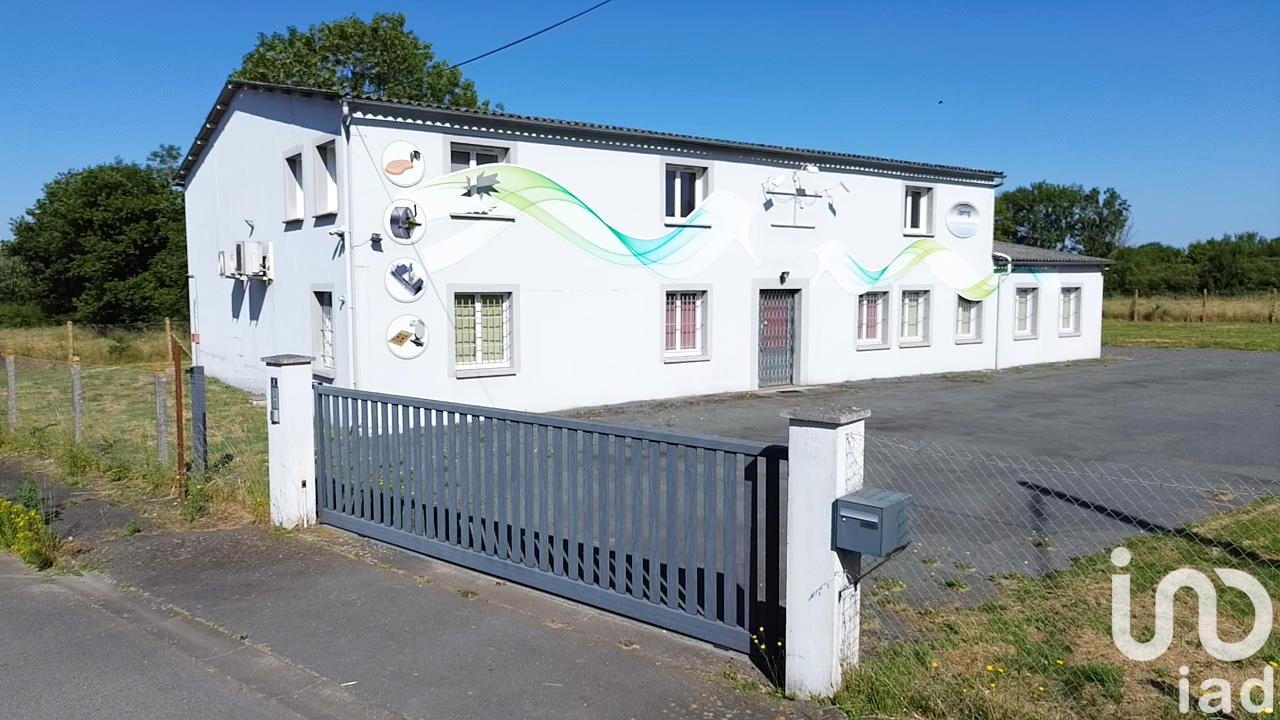 Pompaire - 410m² - 8p.