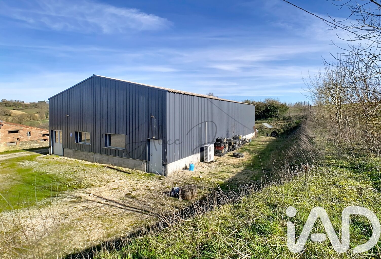 Vente Grange 2 pièces — photo 1