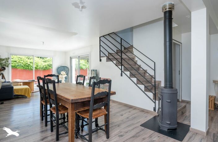 Contemporaine de 6 pièces principales — photo 2
