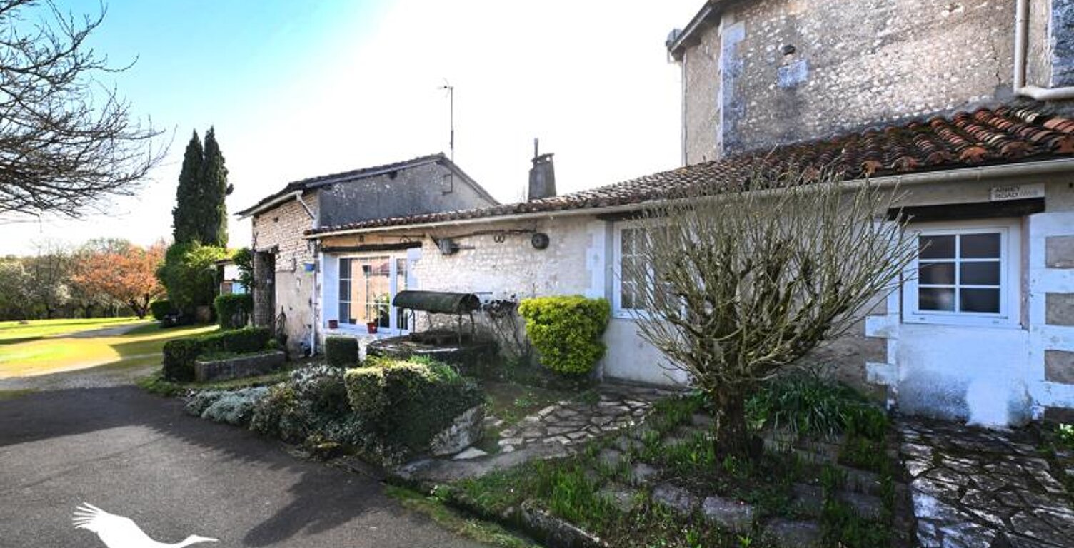 Vente maison 7 pièces 300 m² Poullignac (16190) — photo 1