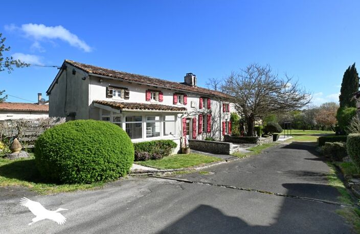 Vente maison 7 pièces 300 m² Poullignac (16190) — photo 2