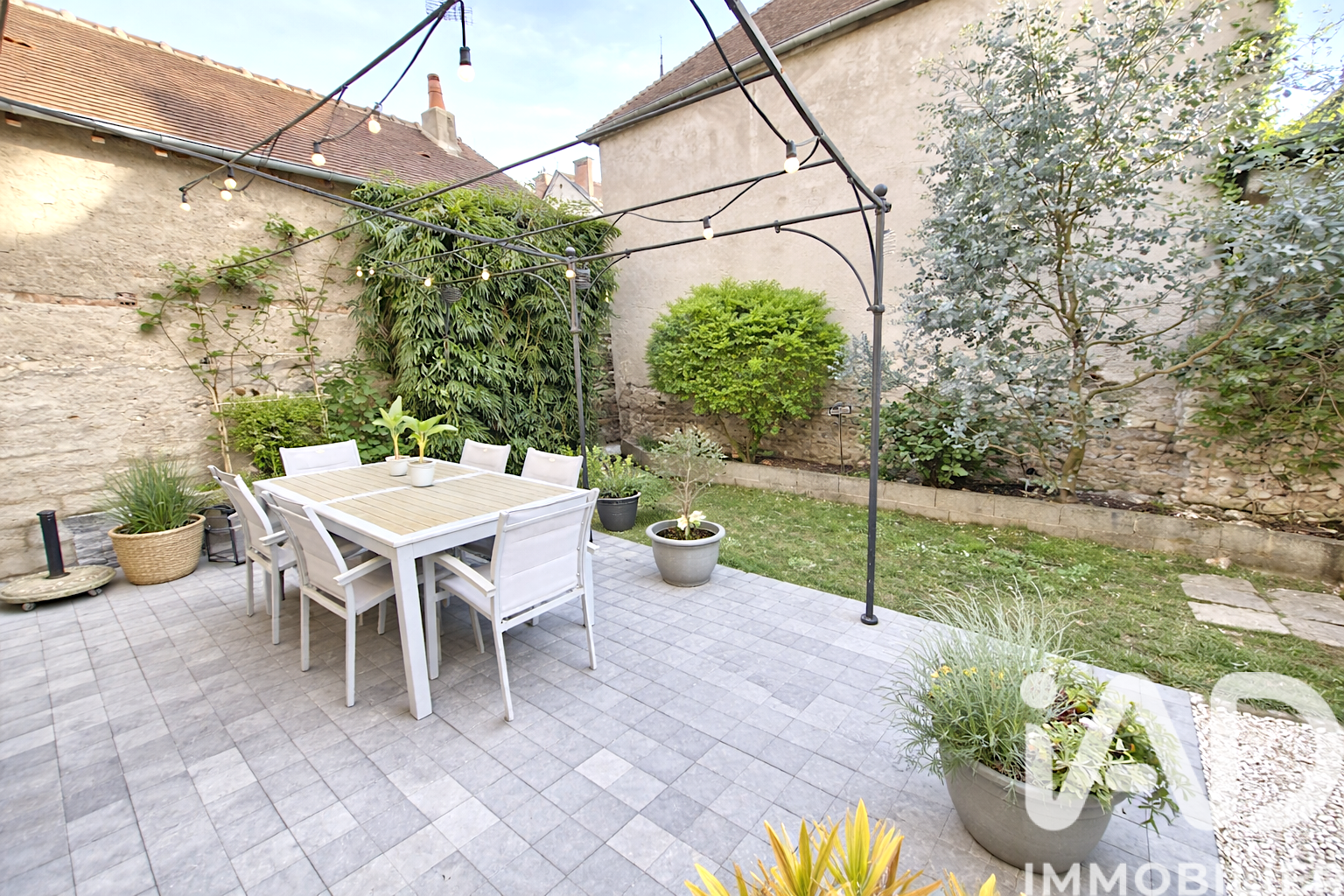 St-Benoit-Sur-Loire - 117m² - 5p. - 3ch.