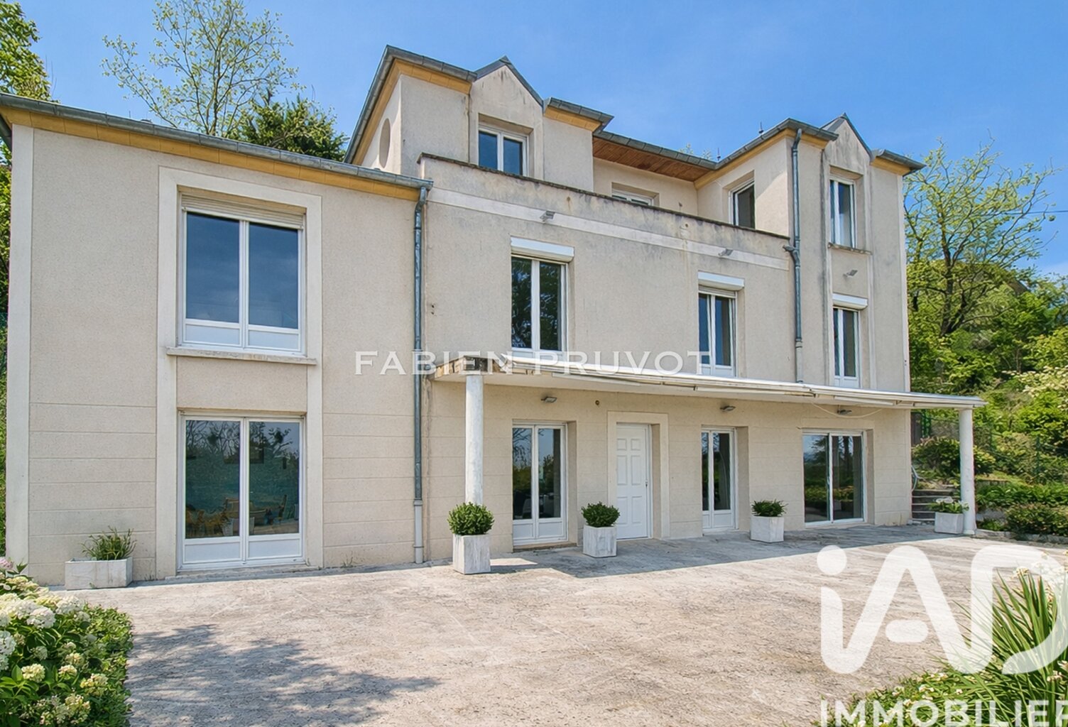 Vente Maison/villa 8 pièces — photo 1