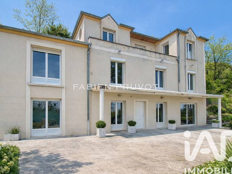 Vente Maison/villa 8 pièces — photo 1