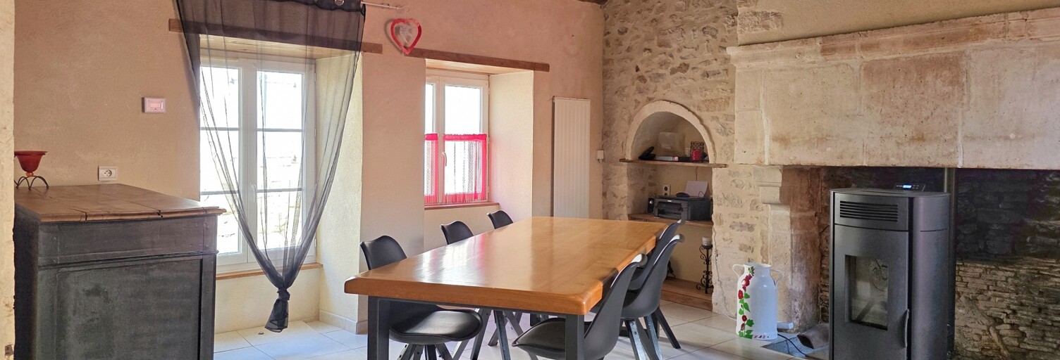 Maison 4 Pièces 125 m² à vendre à La Rochefoucauld-en-Angoumois (16110)