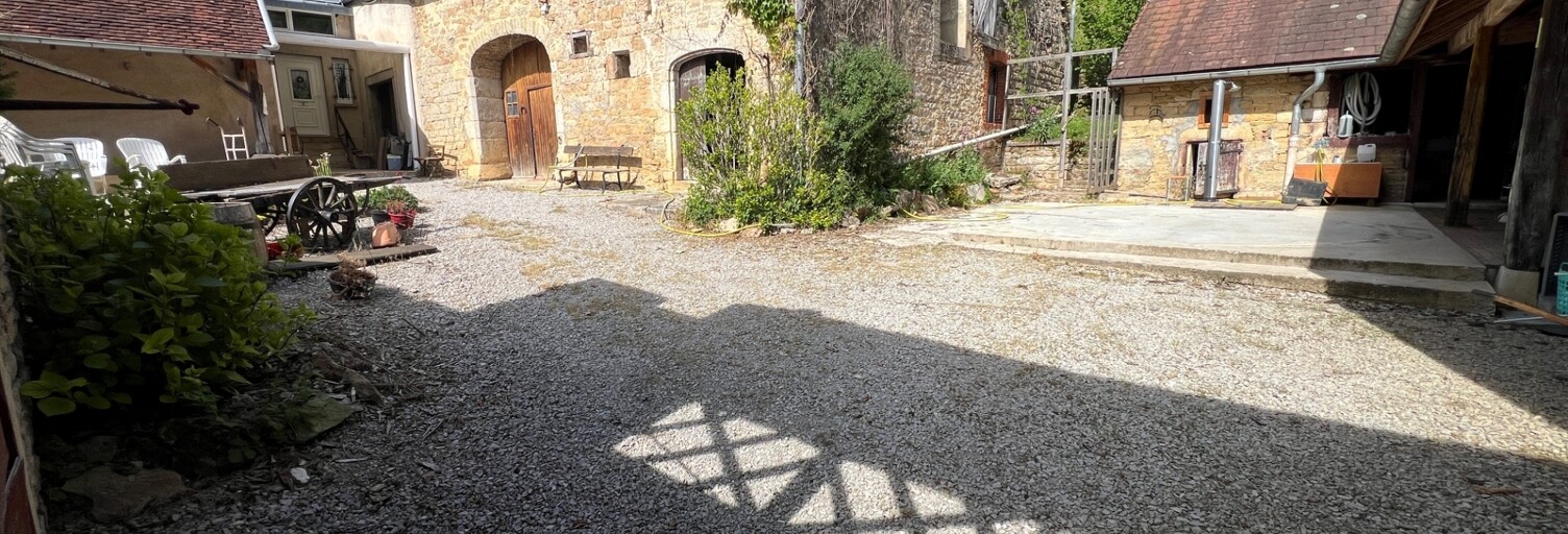 Maison 8 Pièces 300 m² à vendre à Val-Sonnette (39190)