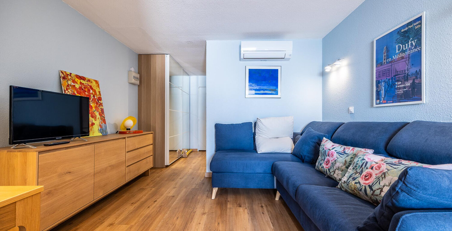 VEND DERNIER ETAGE STUDIO CABINE FACE MER AVEC CELLIER A L'E — photo 1