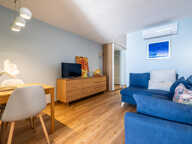 VEND DERNIER ETAGE STUDIO CABINE FACE MER AVEC CELLIER A L'E — photo 2