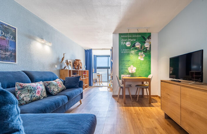 VEND DERNIER ETAGE STUDIO CABINE FACE MER AVEC CELLIER A L'E — photo 4
