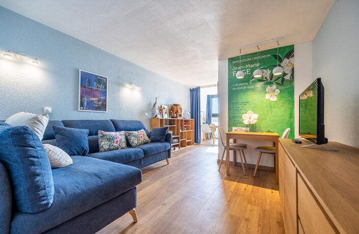 VEND DERNIER ETAGE STUDIO CABINE FACE MER AVEC CELLIER A L'E — photo 5
