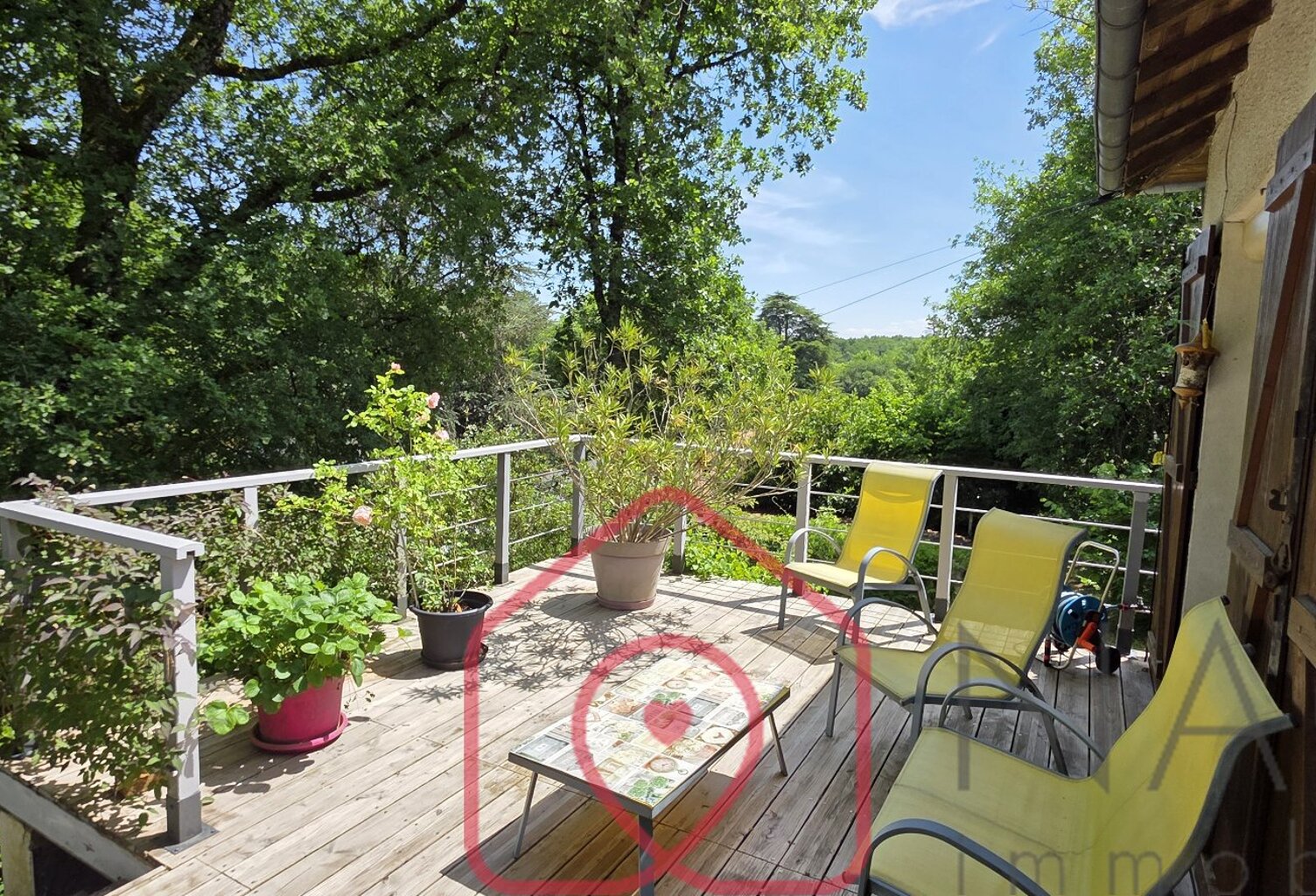 Biard: Maison de 115m² . hab.Parc arboré . Garage . Piscine  — photo 1
