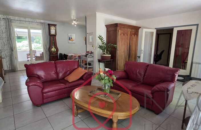 Biard: Maison de 115m² . hab.Parc arboré . Garage . Piscine  — photo 2