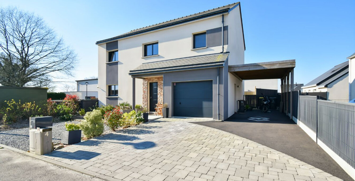 Maison de 131 m²  CREVIN (35) — photo 1
