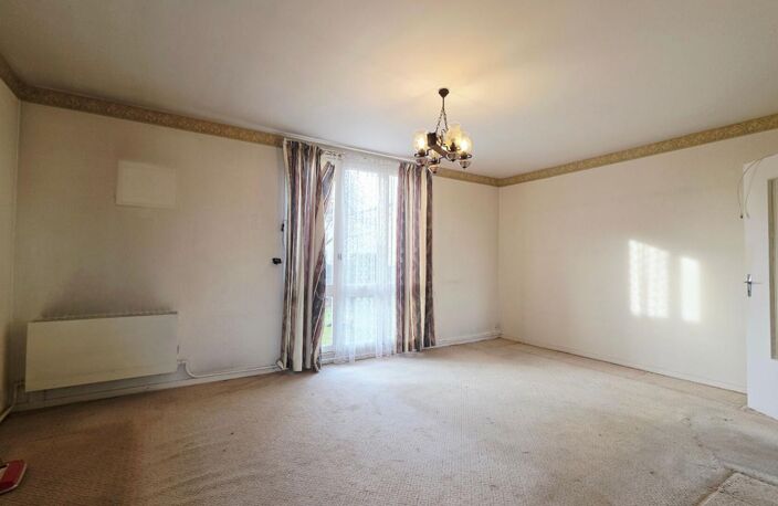 SAINT DOULCHARD MAISON DE 102M²  5 PIECES 3 CHAMBRES GARAGE — photo 3