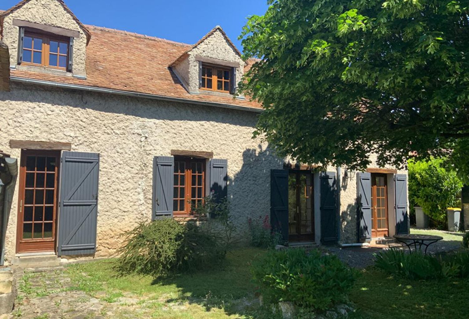 Belle longère de 130 m² avec son jardin bucolique - Salins — photo 1