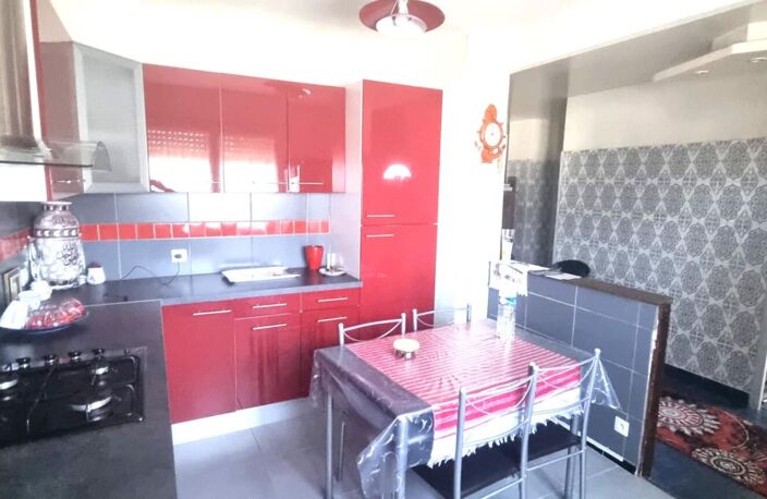 Maison familiale avec beau potentiel - CLASSE D - — photo 3