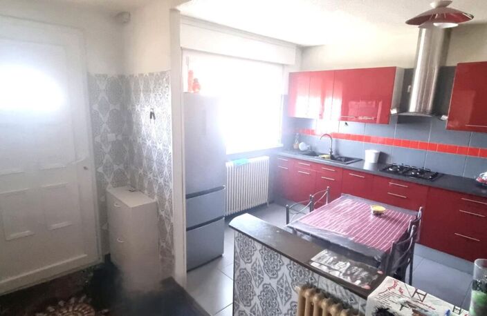 Maison familiale avec beau potentiel - CLASSE D - — photo 4