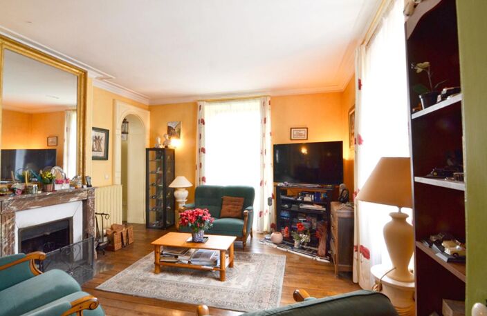 MAISON BOURGEOISE 186 M2 AVEC PISCINE CHAUFFÉE ET COUVERTE 320 000 — photo 4