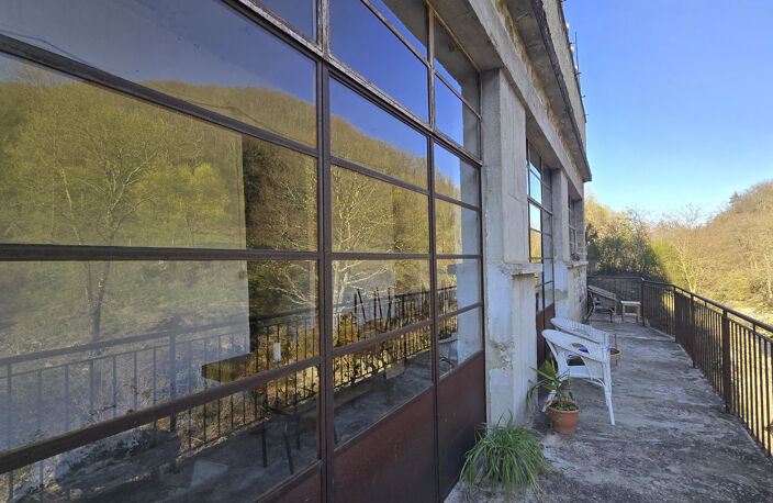 Ardèche - Ancien moulinage en pierres dans la vallée de l'Auzène - 6 logements - une grande salle 232m² - dépendance - piscine - rivière au pied — photo 3