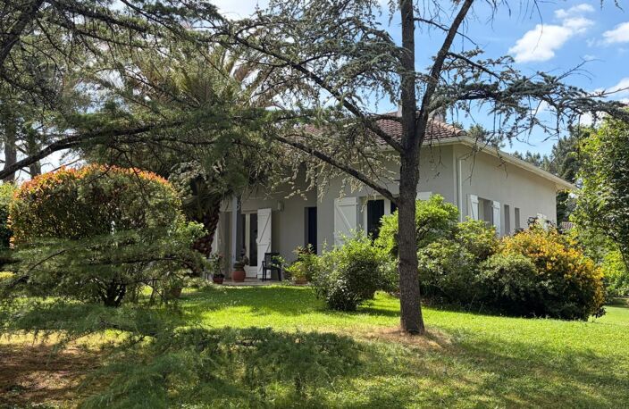 AIGNAN(32) : ELEGANTE MAISON TRADITIONNELLE  des années 80, SANS TRAVAUX, 150m2 habitables, bien située à AIGNAN, sur 2.000m2, les commerces A PIED ! — photo 3