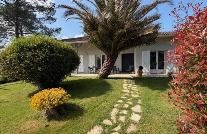 AIGNAN(32) : ELEGANTE MAISON TRADITIONNELLE  des années 80, SANS TRAVAUX, 150m2 habitables, bien située à AIGNAN, sur 2.000m2, les commerces A PIED ! — photo 5