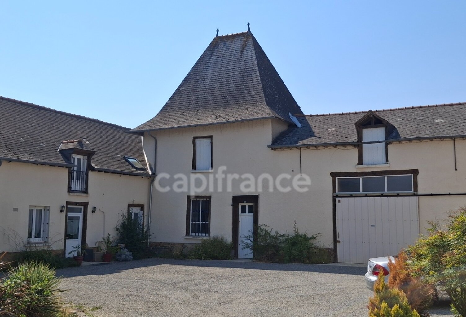 Maison de caractère du XVIIIe classée Bâtiments de France T6 - 4 chambres et grandes dépendances à usage artisanal* — photo 1