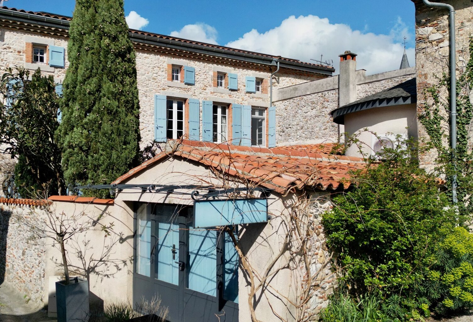 Dourgne (81) — Maison de caractère en pierre 1750 — DPE C — 360 m² — Gîte indépendant — Chambres d'hôtes/gîte rural — photo 1