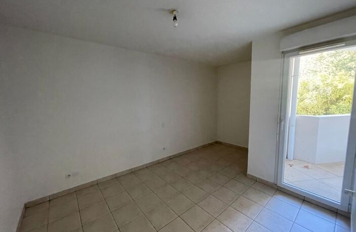 A VENDRE LA SEYNE SUR MER 83500 PORTE MARINE APPARTEMENT 2 PIECES TERRASSE ASCENSEUR VUE DEGAGEE VENDU LOUE — photo 2