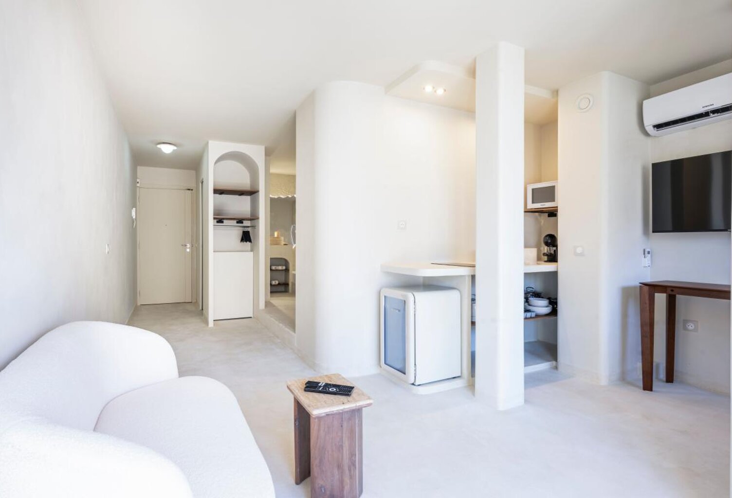 Cannes rue d'Antibes — 2 pièces 29 m², terrasse, parking — photo 1