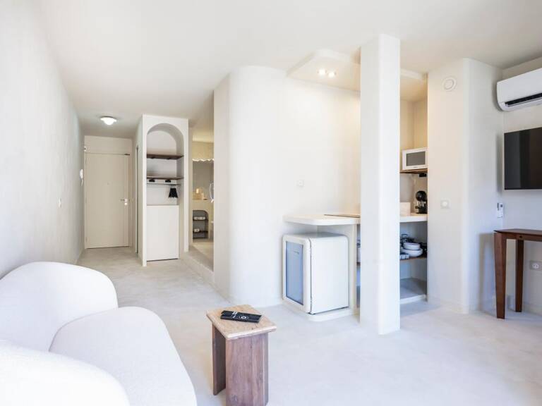 Cannes rue d'Antibes — 2 pièces 29 m², terrasse, parking — photo 1