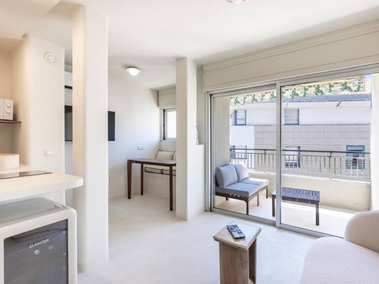 Cannes rue d'Antibes — 2 pièces 29 m² meublé, parking — photo 1