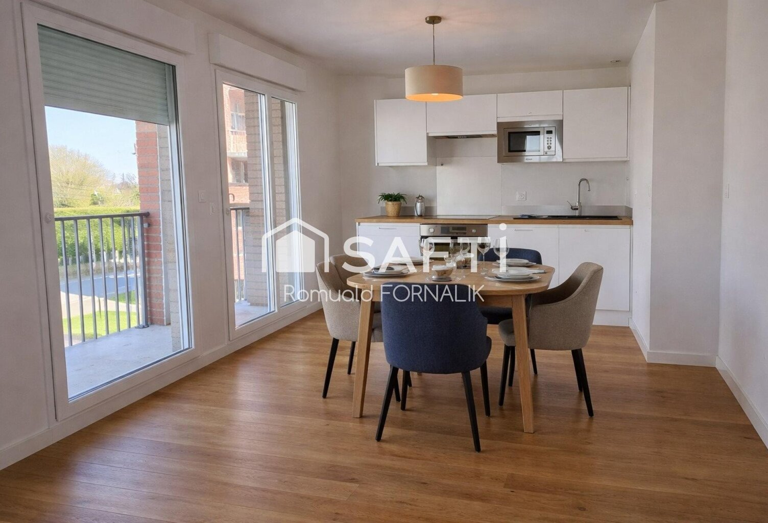 T3 récent avec balcon, ascenseur et parking  Lens — photo 1