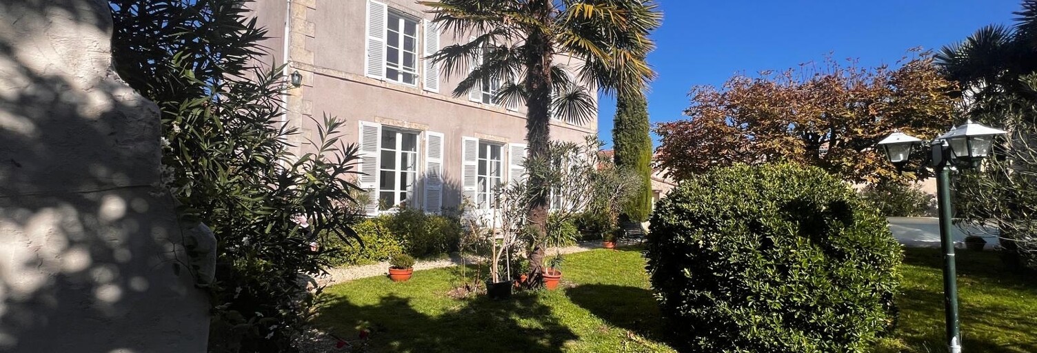 Maison 10 Pièces 209 m² à vendre à Mauzé-sur-le-Mignon (79210)