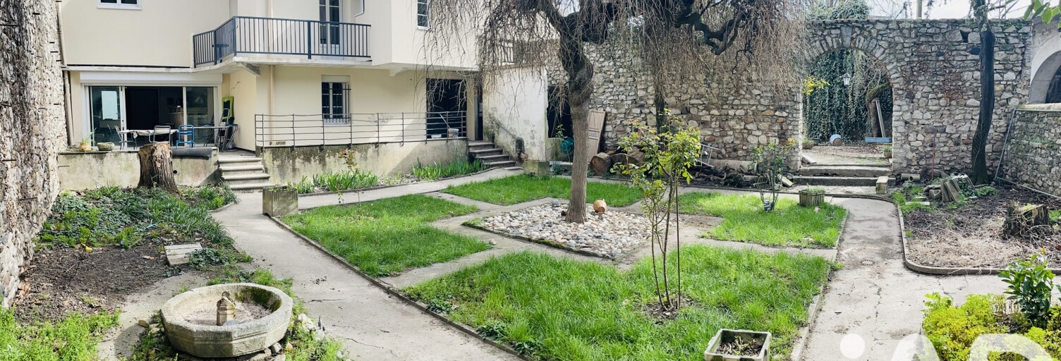 Maison 10 Pièces 300 m² à vendre à Le Pouzin (07250)