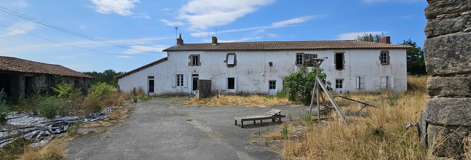 Maison 12 Pièces 245 m² à vendre à Bressuire (79300)