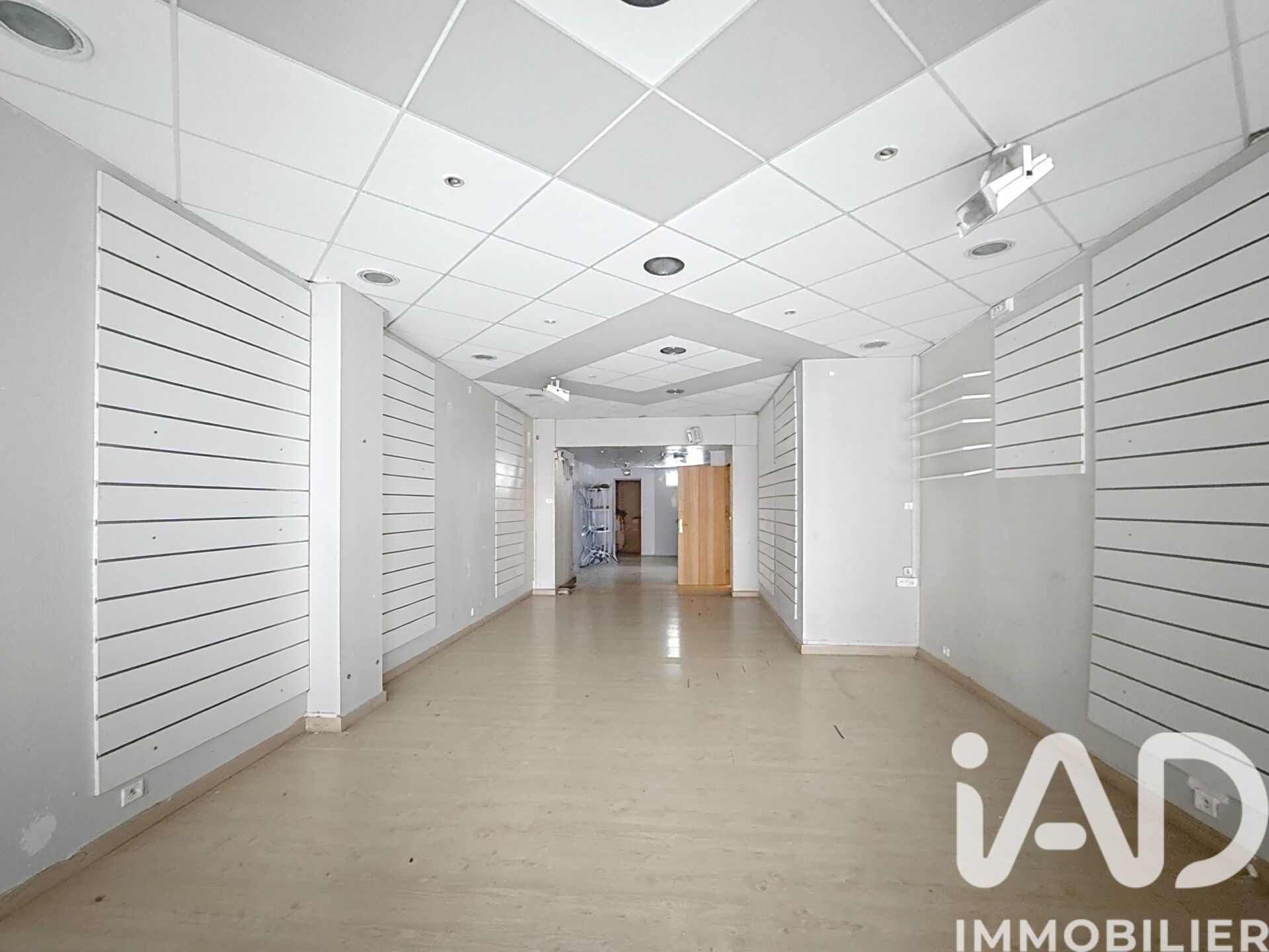 Douai - 225m² - 2p.