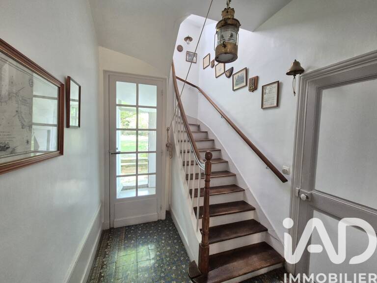 Vente Maison/villa 8 pièces — photo 1